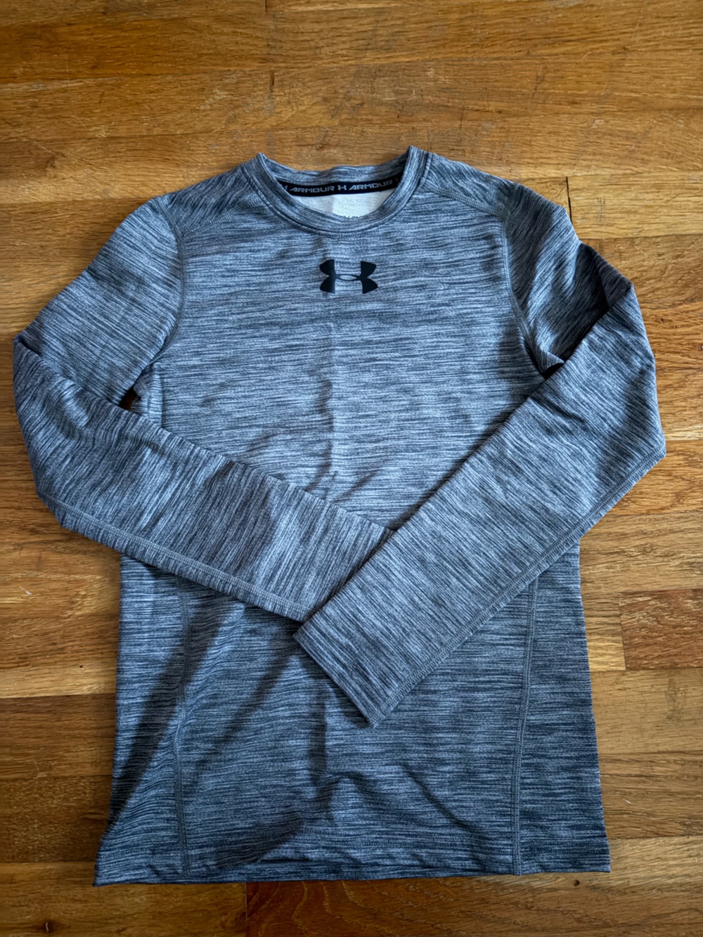 Under Armour Boys Heathered Gray Long-Sleeve Training Top Medium